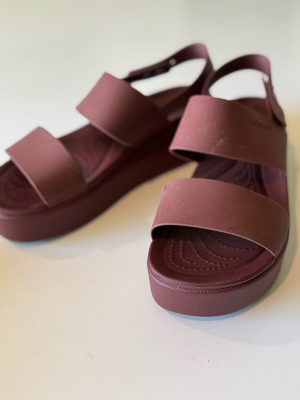 CROCS Women's Size 8 Brooklyn Wedge Platform Sandals